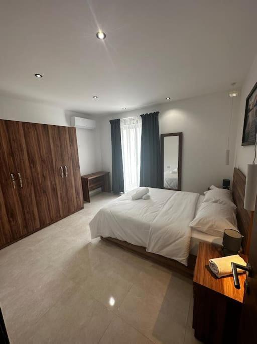 Bright 1 Bedroom Apartment In Noah Apartments, Gzira מראה חיצוני תמונה