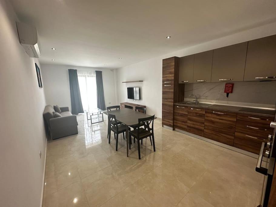 Bright 1 Bedroom Apartment In Noah Apartments, Gzira מראה חיצוני תמונה